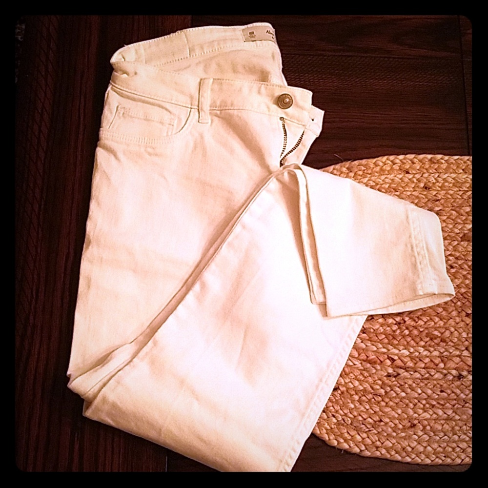 White Abercrombie jeans